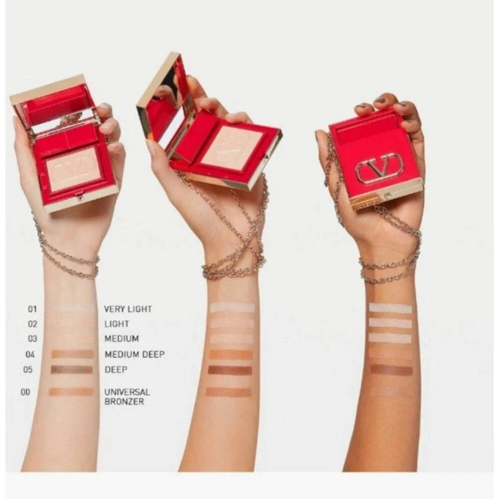 Valentino Go-Clutch Refillable Compact Powder in 03 Light Medium